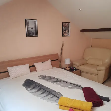 FULL APARTMENT 3 rooms 62 m2 with Balcony near TRAM T2 5 mn walk