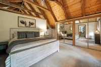 Rest & Relaxation in Remote Cabin on 10 Acres - balcony