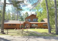 Lakewood Lodge - Marquette Log Cabin w/ Lake Views - Hytter