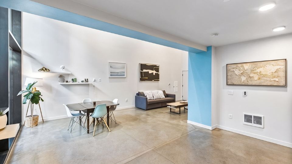 Open Loft in Redmond Core - 92 Walkscore!