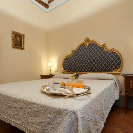 Cortona apartment on the night alley - Old Town
