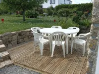 Ty Feunteun - Breton cottage 5 minutes' walk from the beach Hoteles en Porspoder