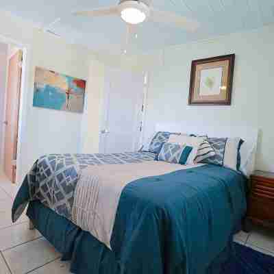 Palm Place 2-bedroom condo in Frigate Bay with WiFi, AC, close to all amenities Rooms