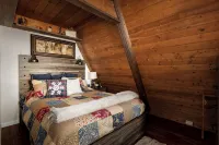 The Grape Escape - A-Frame Cabin - balcony