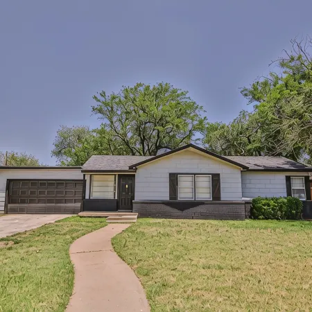 Cute Bungalow in Central Lubbock