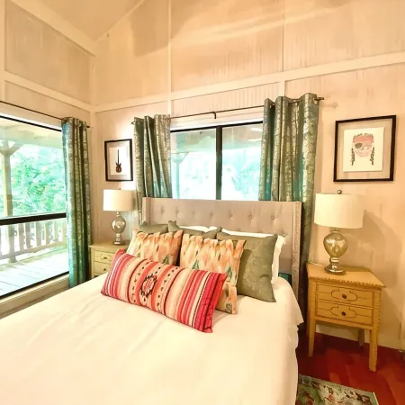 Amazing River House on private 20 acres!