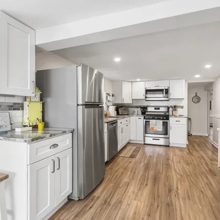 Charming 2-bedroom apartment with AC, WiFi in peaceful Ventnor City