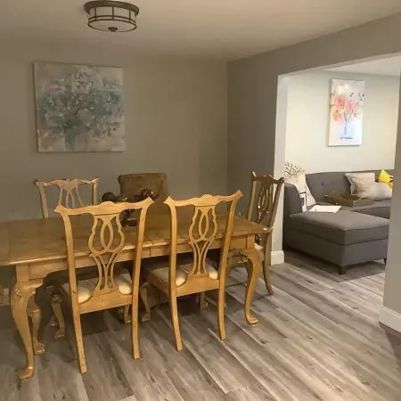 Remodeled 2Br/1.5B, Huge Yard, Off Street pk, Futon