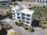 Hera Castle Pension Hotel dekat Museum Bonte