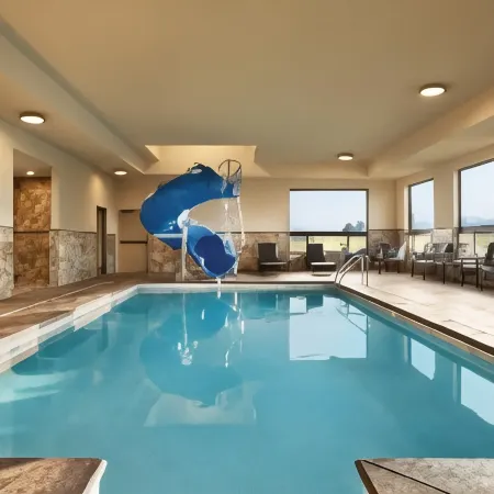 Glacier International Lodge