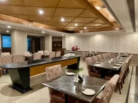 Ritz Plaza Hotels near Narula's Mall