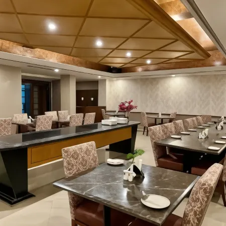 Ritz Plaza