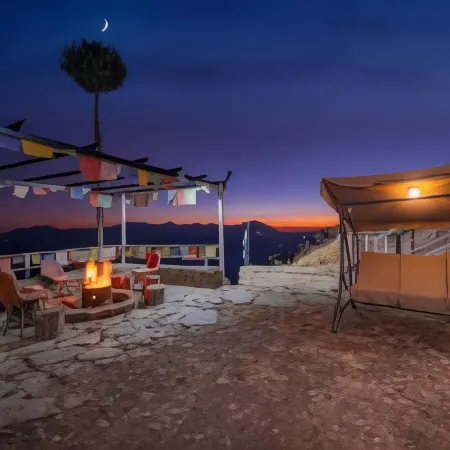 Gadegal Homestay Narkanda - Rooms & Pahadi Café