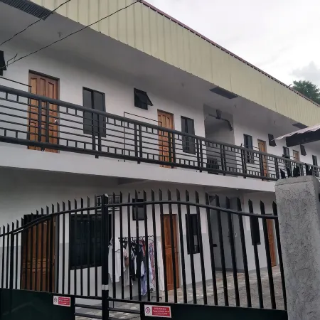 Reg'z Boarding House