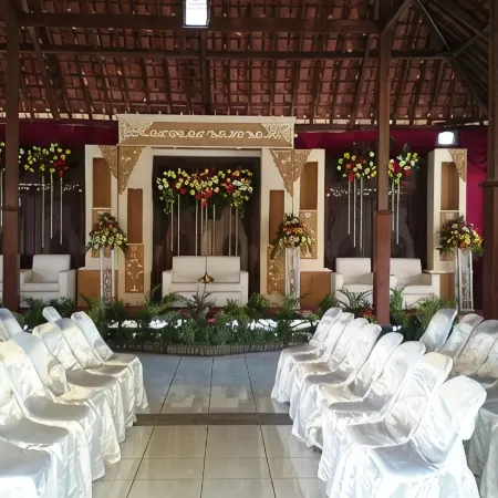 Grand Cepu Hotel