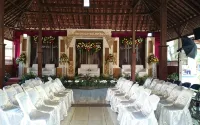 Grand Cepu Hotel - parking