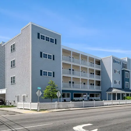 Experience modern luxury in this high-quality 1-bedroom condo.