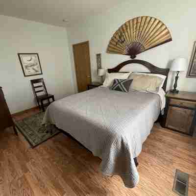 Large comfortable home with stunning views Rooms