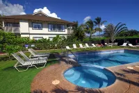 5 STAR!! Sleeps 8-10,3bd + loft, 3ba, A/C..5 minutes to beach,Spacious Condo. - Jacuzzi