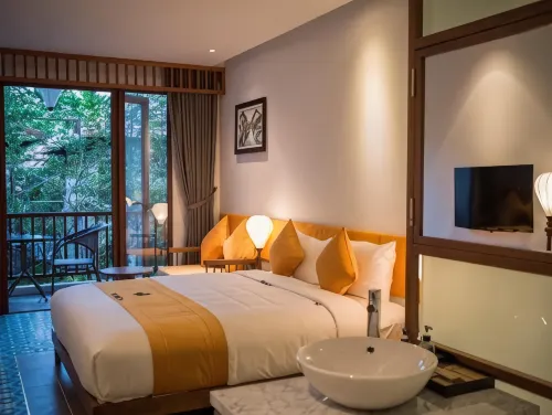 Vinh Hung Old Town Hotel - 3-Star