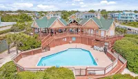 Beautiful Southport, Golf Frontage & Oak Island Beach club .New Quartz counters - 3 stjerner
