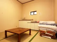 Guesthouse Tomoshibi - parkir
