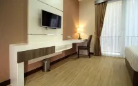 Mandiri Mansion - parking