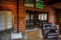 ✨Rustic Cabin in Dry Creek Valley with beautiful views // 5 miles to Plaza ✨ - Chalets