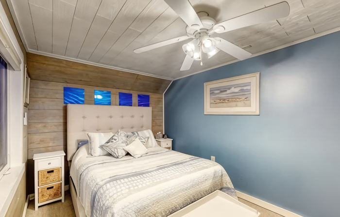 Oceanview Riverfront retreat w/ hot tub and private dock! - 10 min from DE Turf
