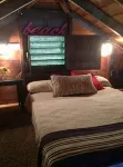 LAKE FRONT ISLAND HIDE-AWAY WITH BOAT DOCK - Homestays