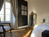 Maison 18e Siècle Avec son Parc au Bord de la Rivière à 5 Minutes du Futuroscope - 4-Star