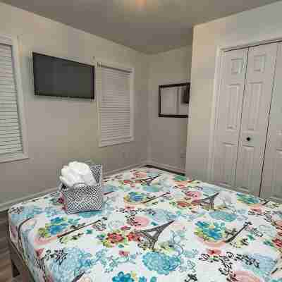 4Bedrooms+BonusRoom,Firepit Hottub Linens  Casino Golf Camelback! Rooms