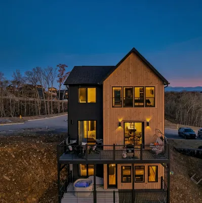 The Cozy Nook~ NEW Luxurious Modern Retreat Cabin with Hot Tub, Game Room, Grill - 4-Star
