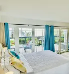 Easy location, Ocean view, Sunsets, Jeep Available, Solar, Battery Power, Wifi - WiFi