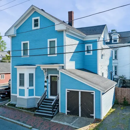 Roomy Themed 3Br Historic Salem, Near Boston, with Parking, Walk to Attractions.