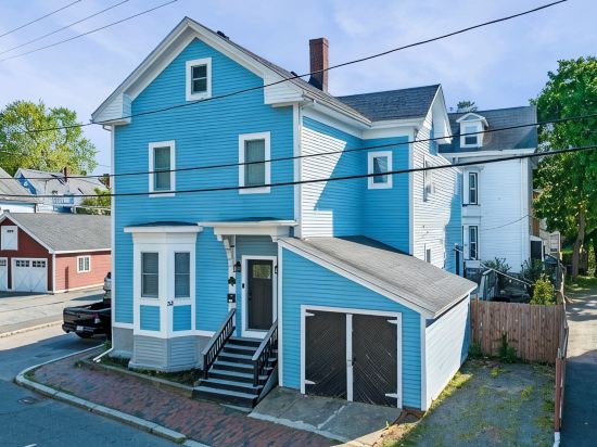 Roomy Themed 3Br Historic Salem, Near Boston, with Parking, Walk to Attractions.