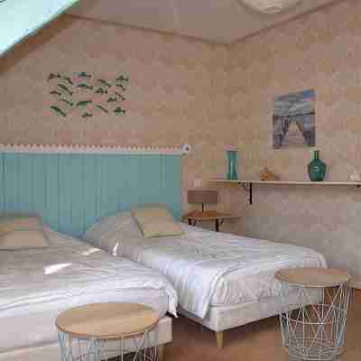 Fisherman's cottage , parking possible, 80 m from the sea, garden, 5 per, wifi Rooms