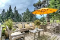Come take in the ocean, gaze at the starry skies, commune with nature. - 5-Star