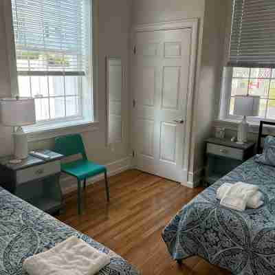 Boston Spacious Apartment with private outdoor patio Rooms