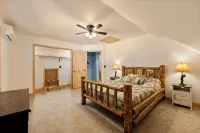 Cozy 3-bedroom cabin in Dahlonega with a vibrant Game Room!