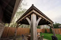 Family 4Br2BA Home Fenced Yard Long Driveway Parking with AC Wifi Near to SeaTac - 4-Star