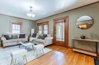 Modern Bungalow: spacious 3BR home near downtown Champaign & campus - 3つ星