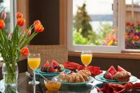 Cottage with Puget Sound, Mount Rainier, & Olympic Views - 4-Star
