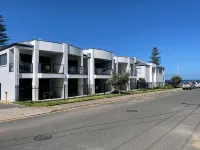 Moana Seaside Retreat - Beach