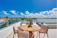 Royal Penthouse Ste/Private Picuzzi/3BR, 5 min from the beach - 3 stjerner