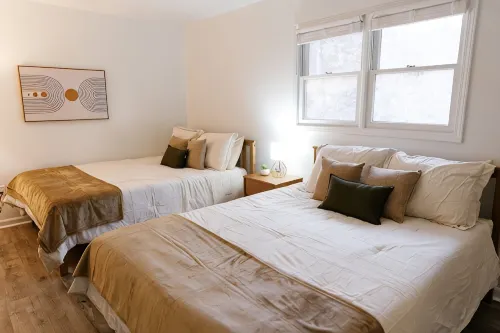 "Morning View 3” Cozy Modern Stay - College/Hiking - 3-Star