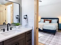 Sauna, Hot Tub, Game Room & Mountain Views - 4-Star