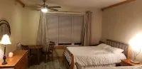 Brian head Studio in 3.5 star Cedar Breaks Lodge - Sleeps 4 - Pools