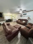Charming 3-bedroom house in beautiful Kaw City just minutes from Kaw Lake. - 3-Star