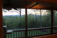木屋（實惠山景，配有遊戲室和熱水浴缸，及更多設施） - Wi-Fi